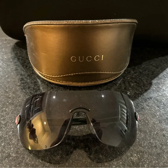 Gucci sunglasses - Picture 1 of 2